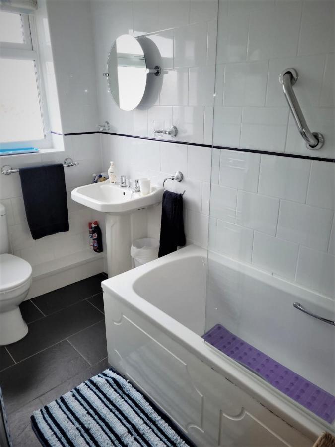 Smitten House 4 Bedroom Rhyl Exterior photo